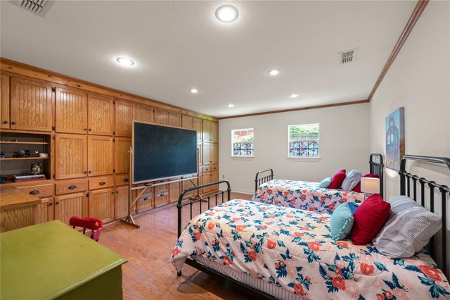 712 N Pacific Street, Mineola, TX 75773