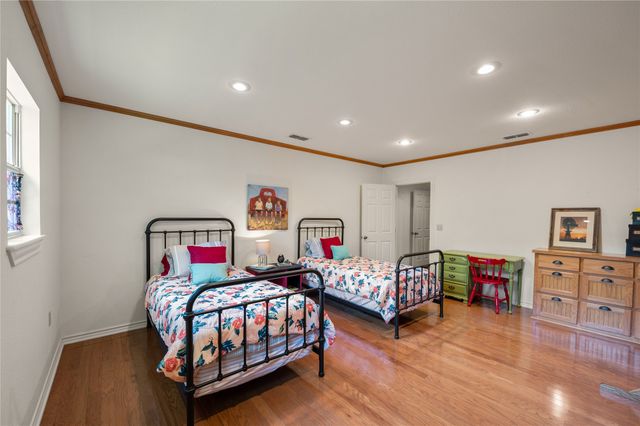 712 N Pacific Street, Mineola, TX 75773