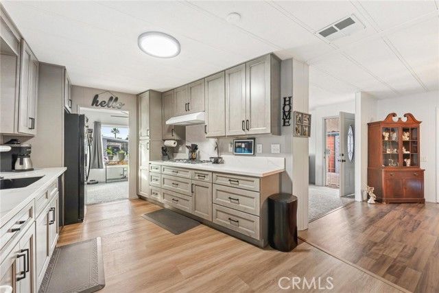 1420 Cabrillo Drive, Hemet, CA 92543