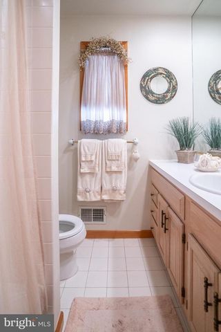 3 FENIMORE RD, Hamilton, NJ 08690