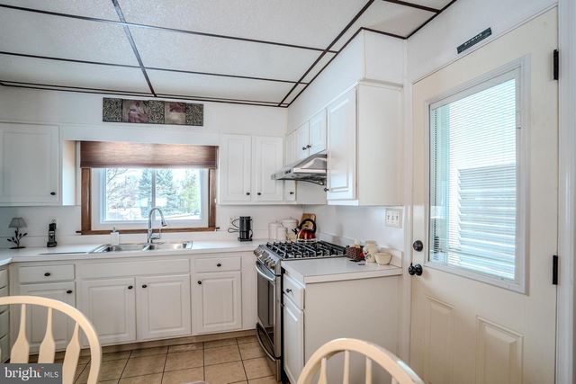 3 FENIMORE RD, Hamilton, NJ 08690