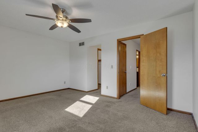 2371 Parkview Drive, Grove City, OH 43123