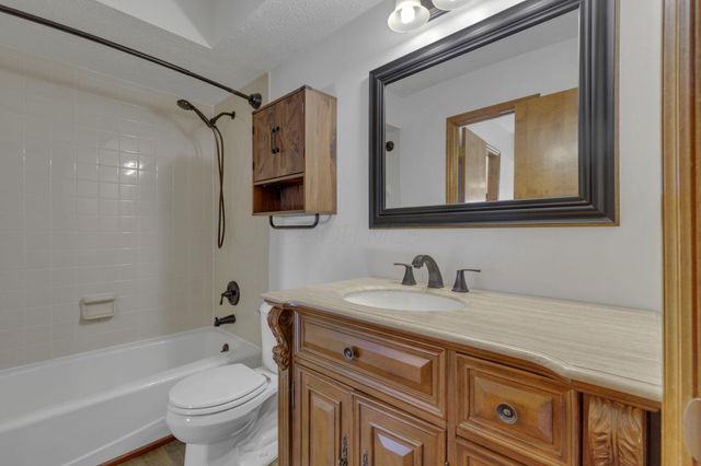 2371 Parkview Drive, Grove City, OH 43123