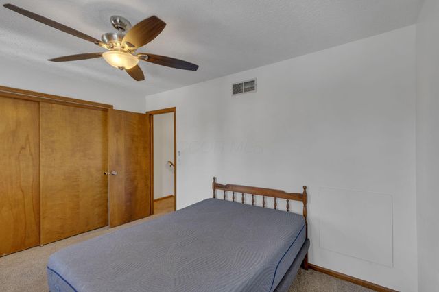 2371 Parkview Drive, Grove City, OH 43123