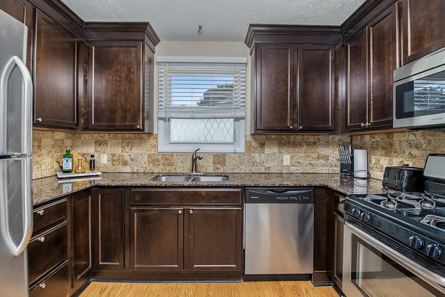 653 4th Avenue S, South Saint Paul, MN 55075