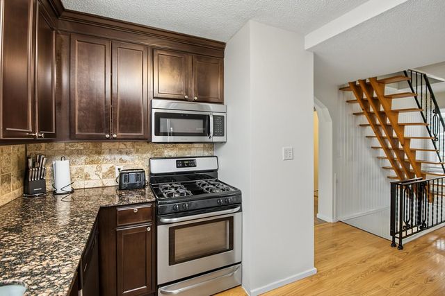 653 4th Avenue S, South Saint Paul, MN 55075