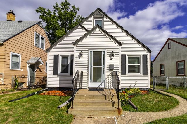 653 4th Avenue S, South Saint Paul, MN 55075