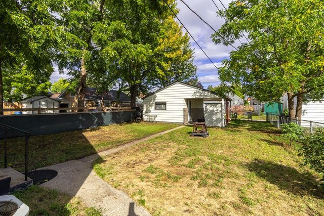 653 4th Avenue S, South Saint Paul, MN 55075