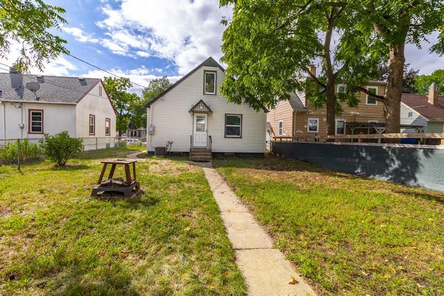 653 4th Avenue S, South Saint Paul, MN 55075