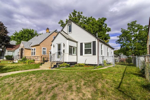 653 4th Avenue S, South Saint Paul, MN 55075