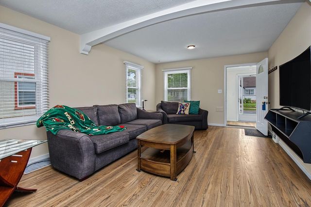 653 4th Avenue S, South Saint Paul, MN 55075