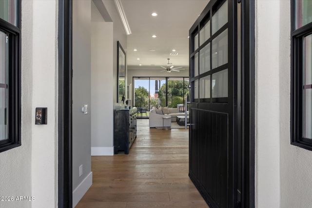6745 E MONTECITO Avenue, Scottsdale, AZ 85251