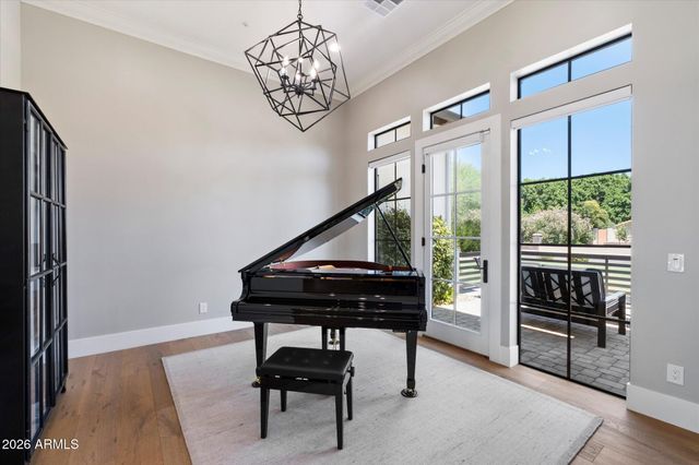 6745 E MONTECITO Avenue, Scottsdale, AZ 85251