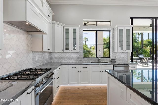 6745 E MONTECITO Avenue, Scottsdale, AZ 85251