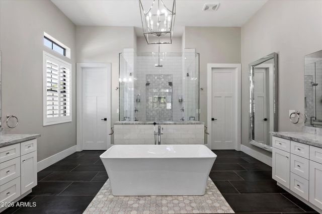 6745 E MONTECITO Avenue, Scottsdale, AZ 85251