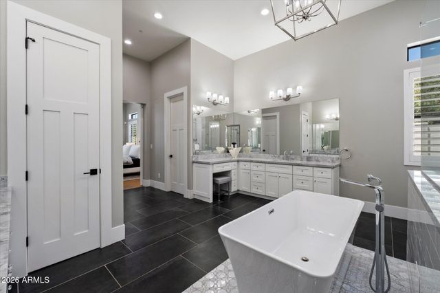 6745 E MONTECITO Avenue, Scottsdale, AZ 85251