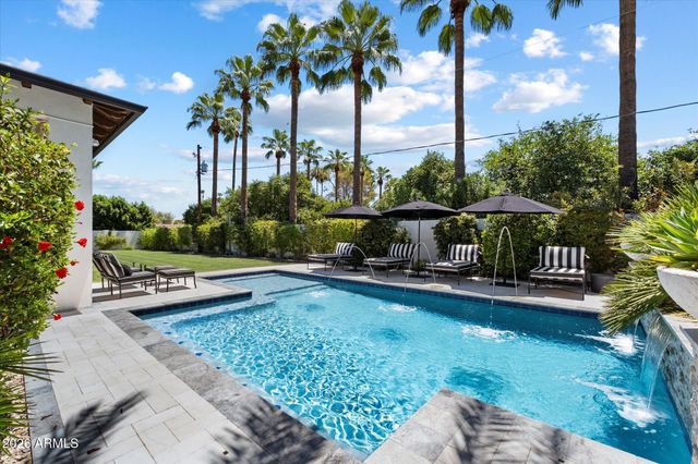 6745 E MONTECITO Avenue, Scottsdale, AZ 85251