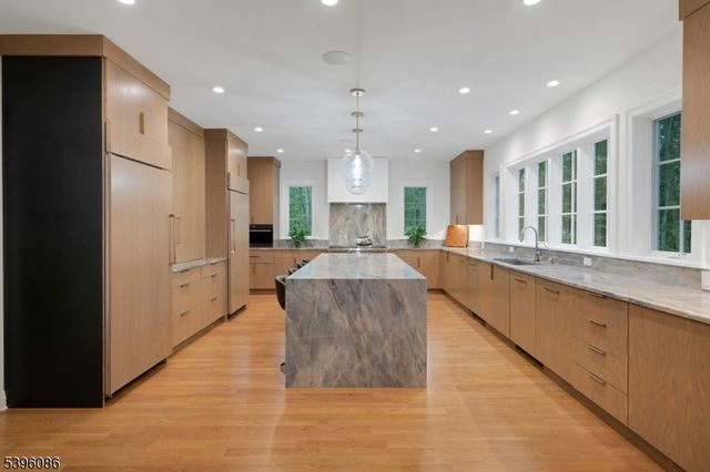 149 Hillcrest Ave, Summit City, NJ 07901