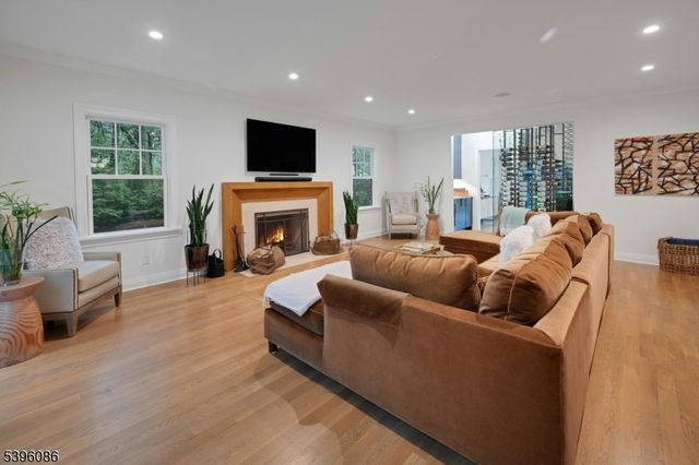 149 Hillcrest Ave, Summit City, NJ 07901