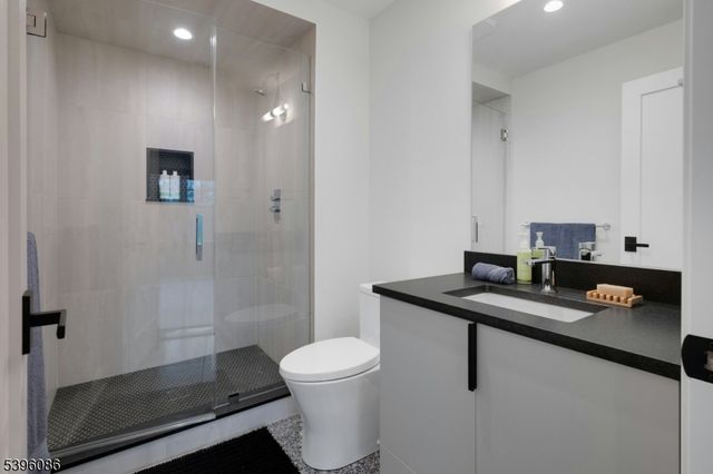 149 Hillcrest Ave, Summit City, NJ 07901