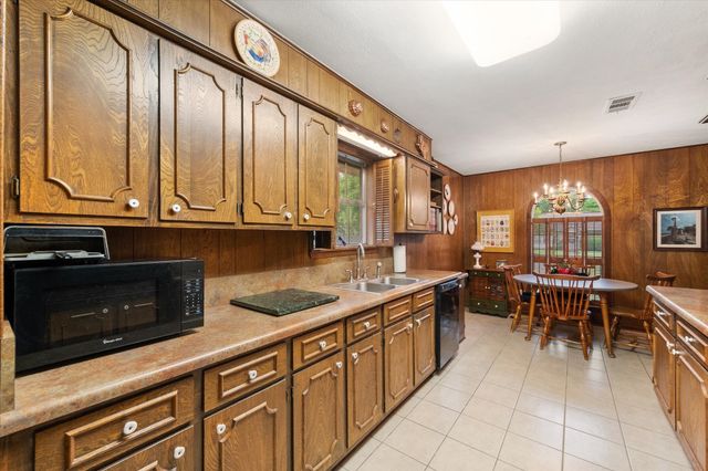 1609 Maplewood, Corsicana, TX 75110