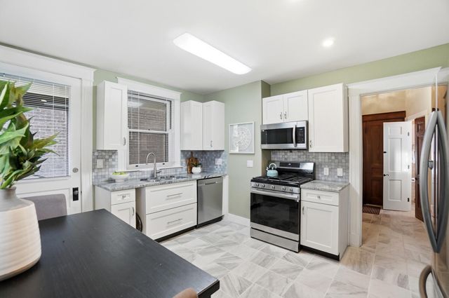 16 E 18th Street, Covington, KY 41011