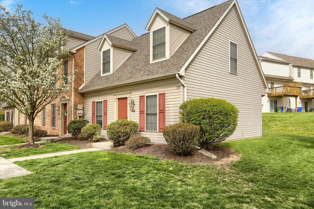 200 N TIMBER CT, Harrisburg, PA 17110