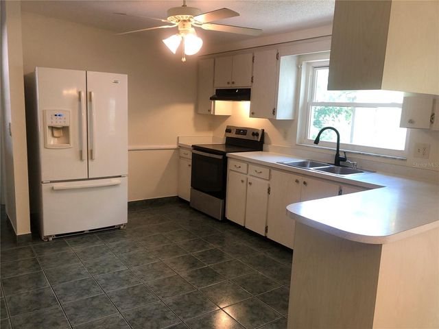 8 MOONLIGHT LANE, Winter Haven, FL 33884