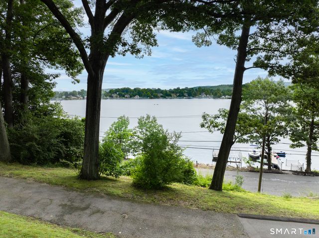 119 West Wakefield Boulevard, Winchester, CT 06098