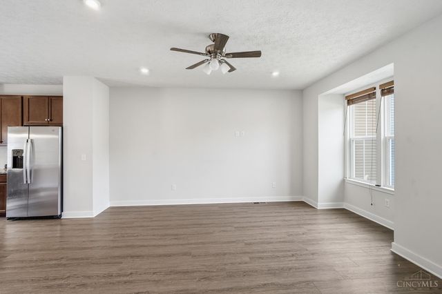 9 Wentworth Lane, Deer Park, OH 45236