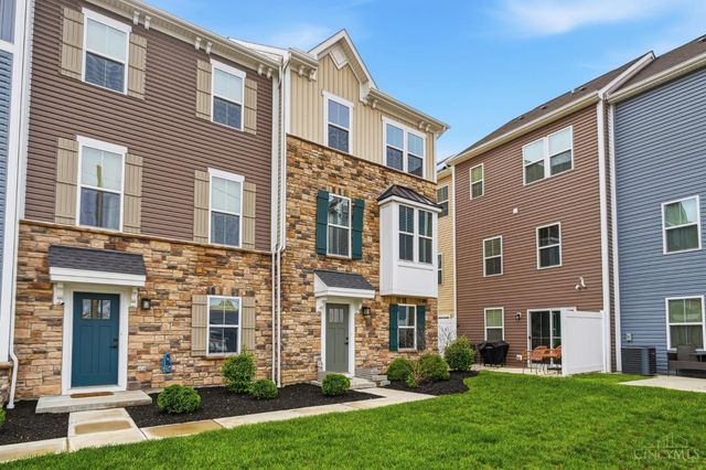 9 Wentworth Lane, Deer Park, OH 45236