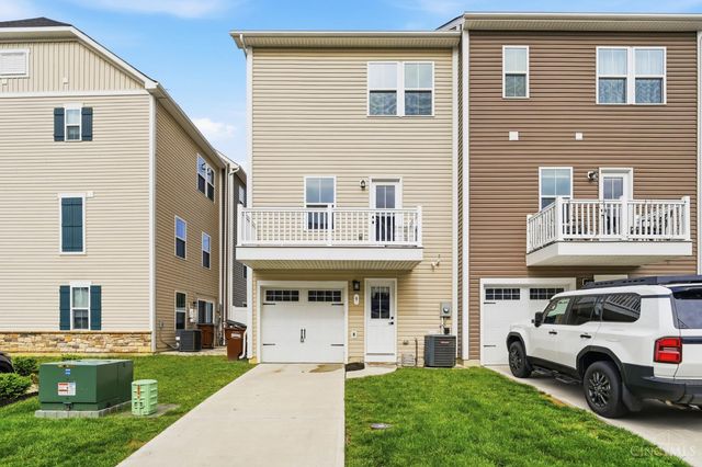 9 Wentworth Lane, Deer Park, OH 45236
