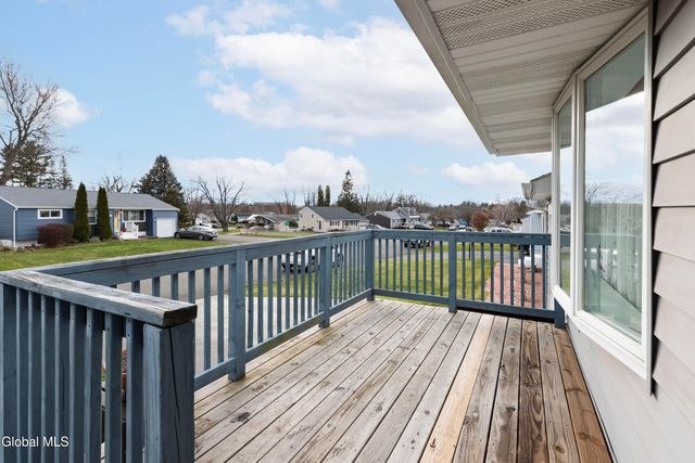 13 Dover Drive, Colonie, NY 12110