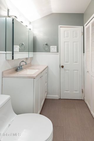 13 Dover Drive, Colonie, NY 12110