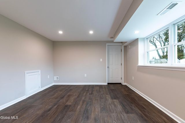 13 Dover Drive, Colonie, NY 12110