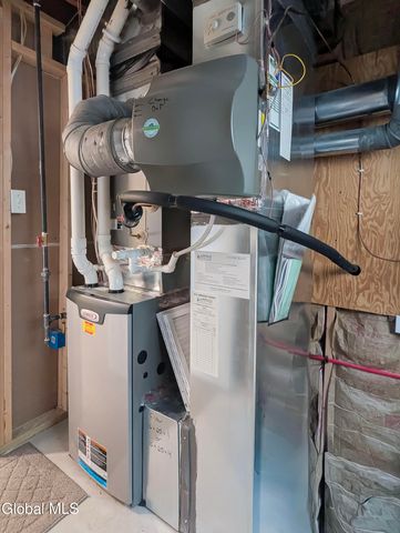 13 Dover Drive, Colonie, NY 12110