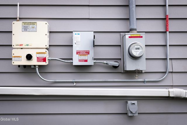 13 Dover Drive, Colonie, NY 12110