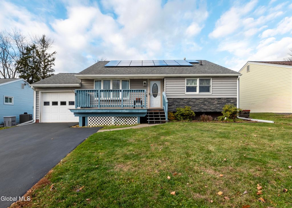 13 Dover Drive, Colonie, NY 12110