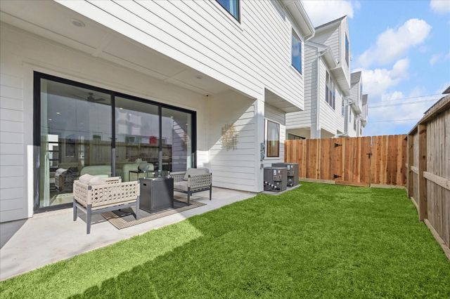 1422 Caywood Lane D, Houston, TX 77055