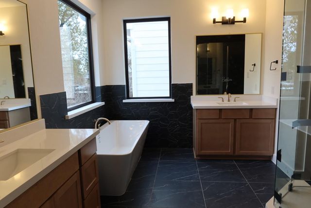 1422 Caywood Lane D, Houston, TX 77055