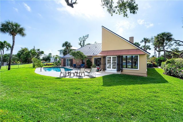 635 Live Oak Road, Vero Beach, FL 32963
