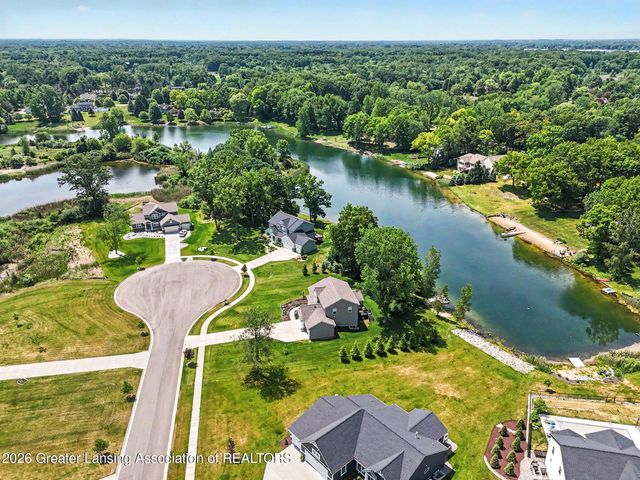 9660 Tobermory Drive, Haslett, MI 48840