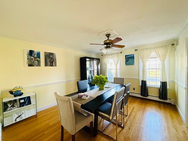 37 Wildon Rd, Wellesley, MA 02482