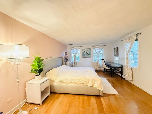 37 Wildon Rd, Wellesley, MA 02482