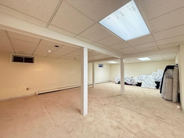 37 Wildon Rd, Wellesley, MA 02482