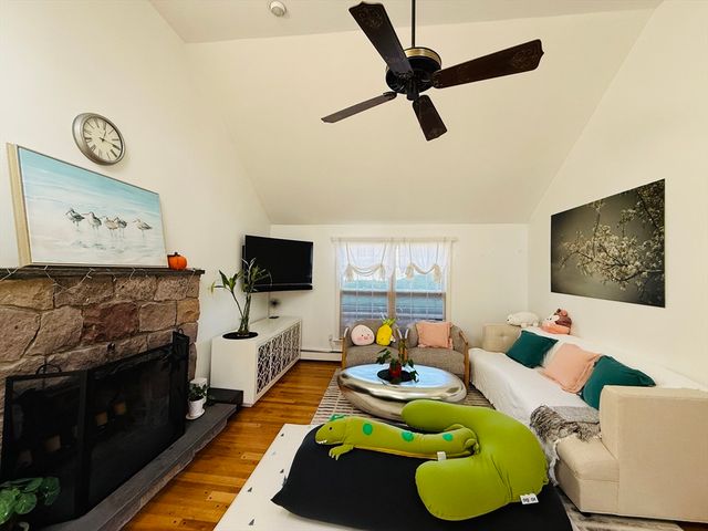 37 Wildon Rd, Wellesley, MA 02482