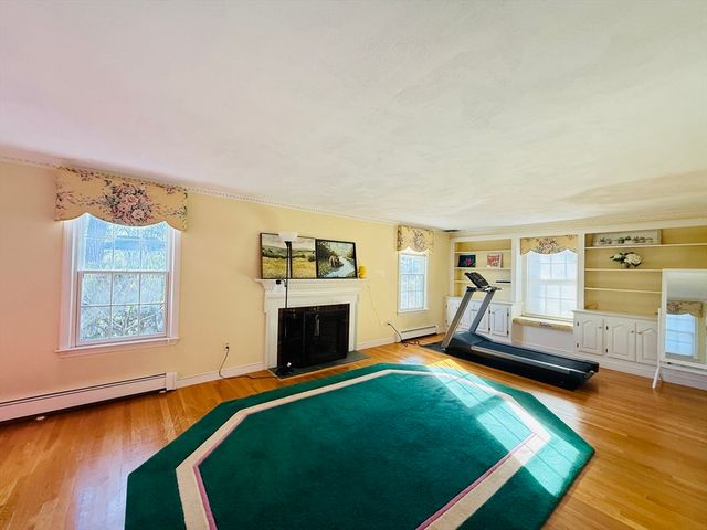 37 Wildon Rd, Wellesley, MA 02482