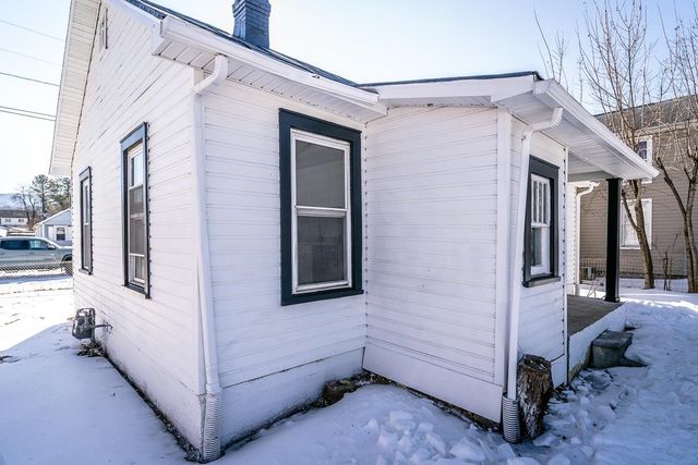 513 N BATH AVE, Waynesboro, VA 22980