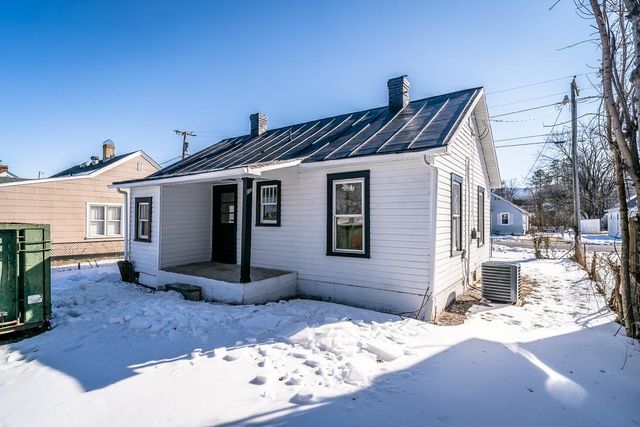 513 N BATH AVE, Waynesboro, VA 22980