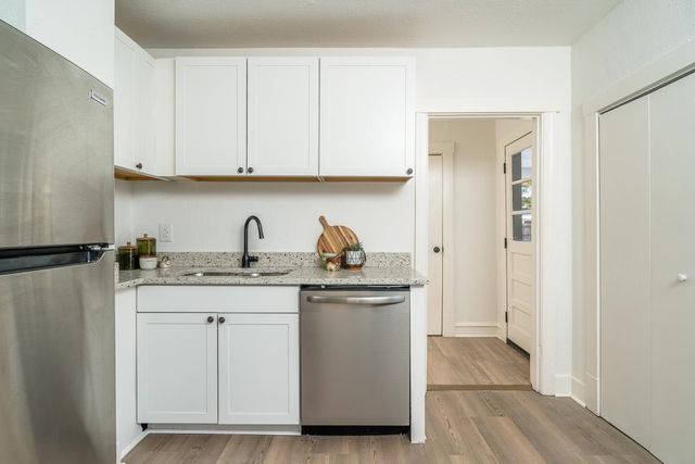 513 N BATH AVE, Waynesboro, VA 22980